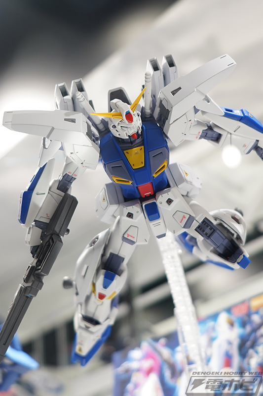 韓国限定ガンプラ「MG GBK-20 ガンダムアストレイ」が展示！「HG