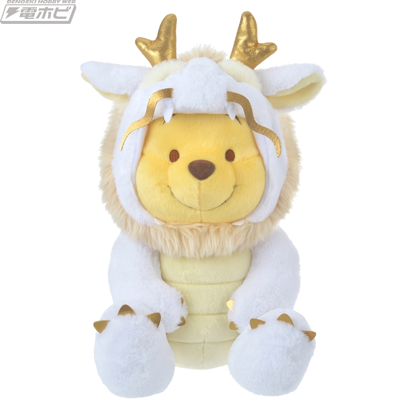 2024年の干支「辰」コスチュームのぬいぐるみプーさんやミッキー