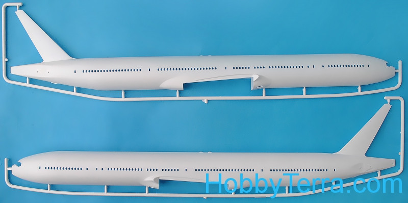 Airliner 1:144 scale Boeing 777-300ER Revell 04945 HobbyTerra.com