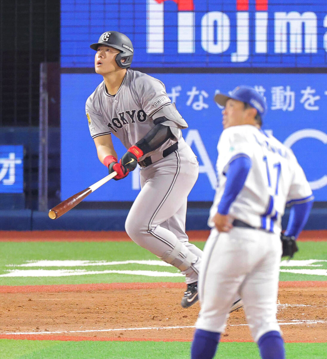 だから僕は長袖長ズボンなんですよ」細部にこだわる巨人・岡本和真が