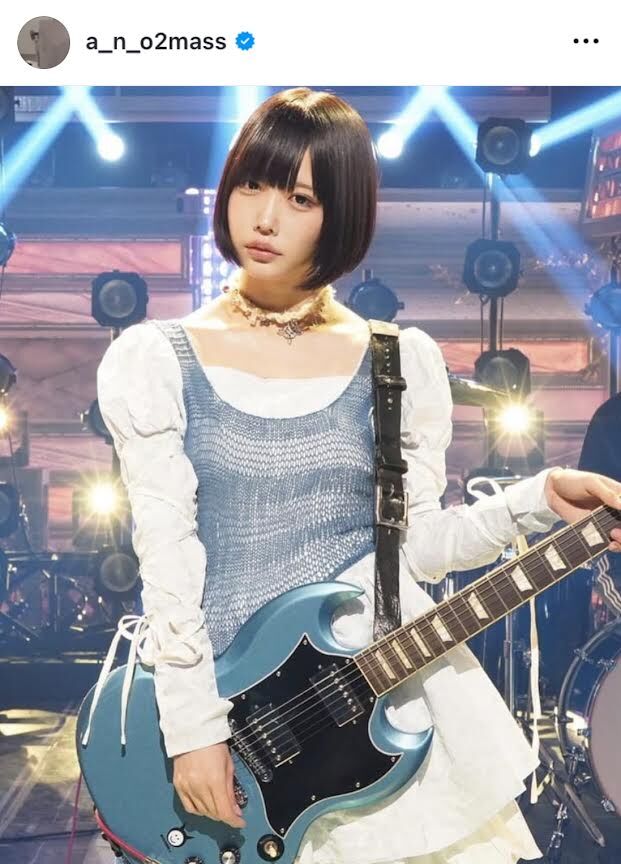 あの、あまりにもきまっている「ギター装備」姿もファンもたまらん