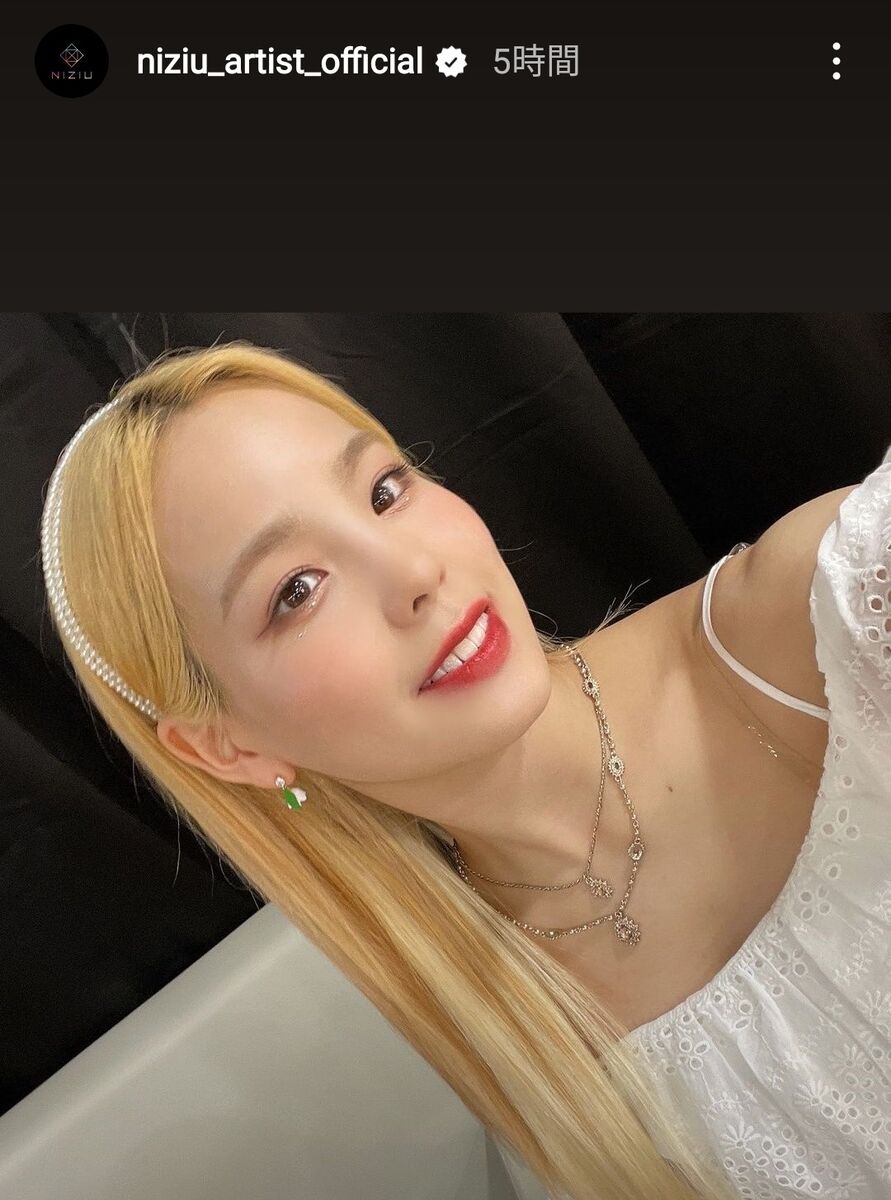 NiziUのマコ、金髪に大胆イメチェンでファン騒然「可愛すぎて細胞