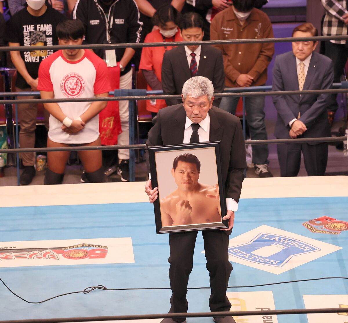 新日本プロレス両国大会でアントニオ猪木さん追悼10カウントゴング