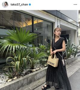 デザインも質感も本当最高！」高橋みなみ、ノースリーブの黒