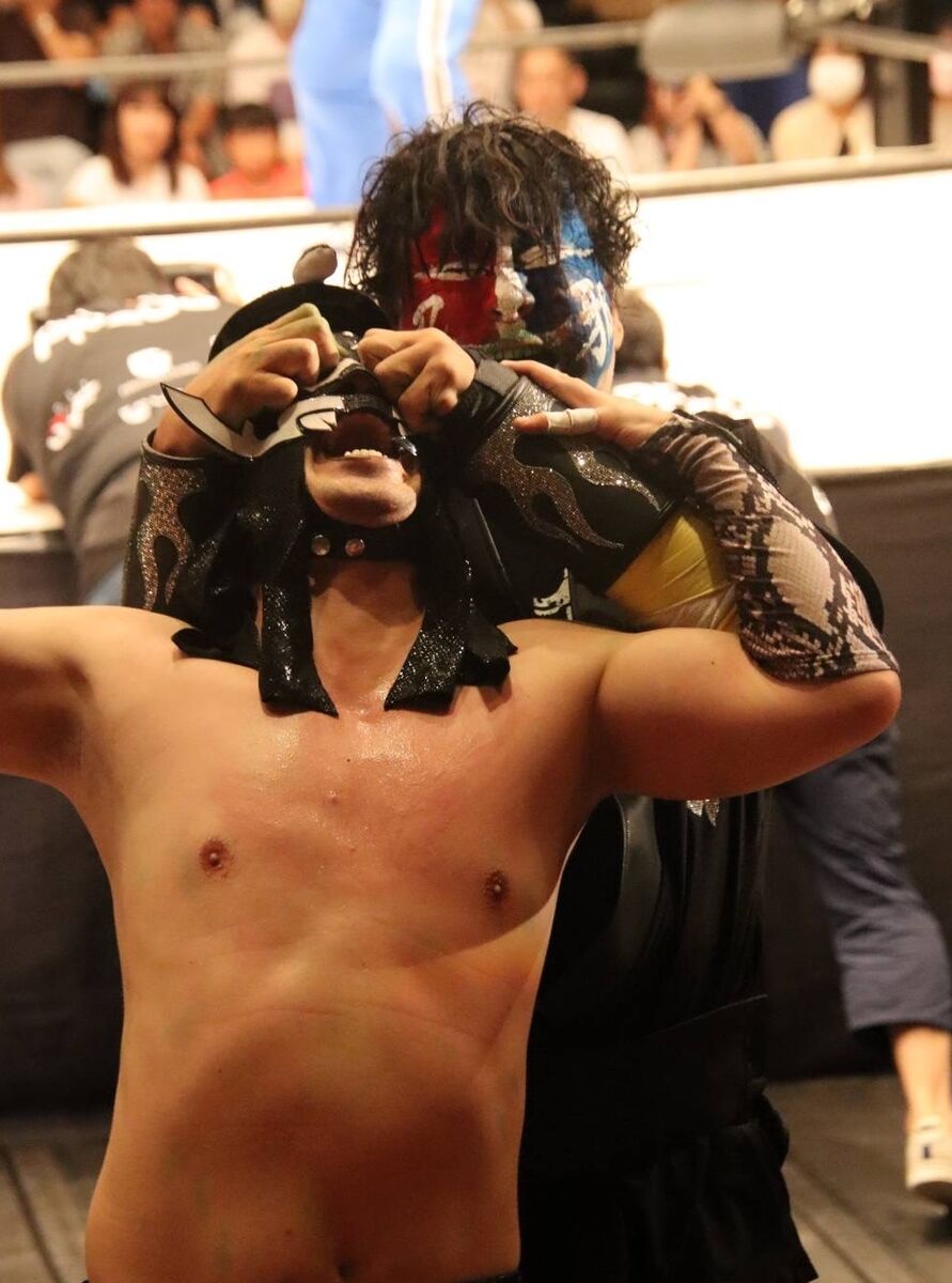 大仁田厚の化身・グレート・ニタ、GLEAT大会に降臨…試合後