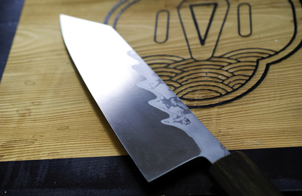 煌 青一炎紋墨流 切付出刃 黒檀柄 – 堺一文字光秀