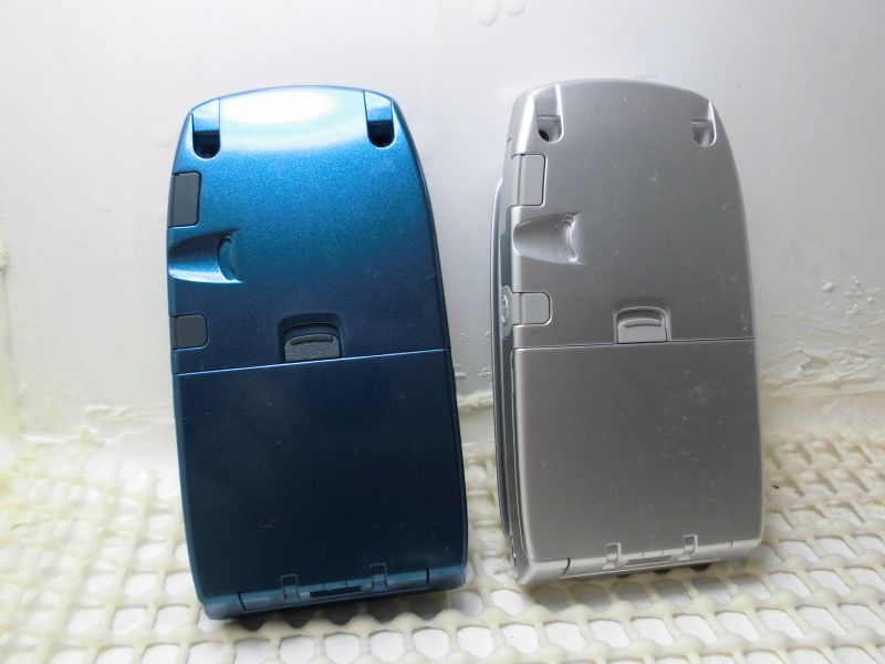 NTTドコモ N2002 モックアップ 2色セット - モックセンター