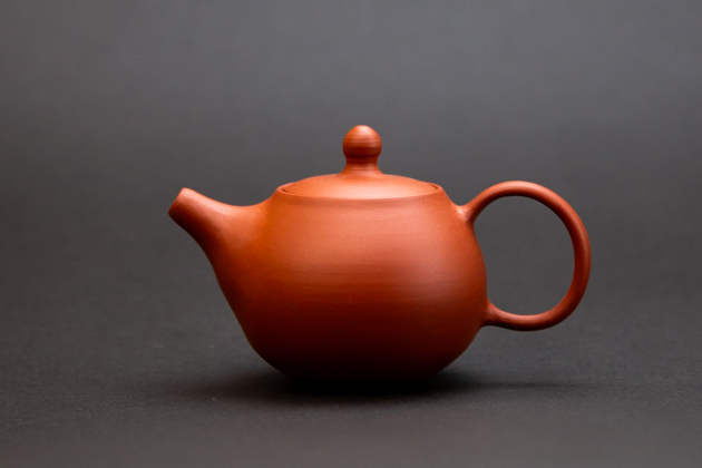 佐渡島:渡辺陶三作、無名異上赤茶壺と宝瓶が入荷 | お茶の専門店HOJO