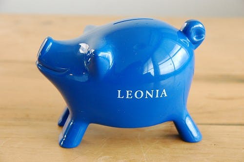 デンマークで見つけたプラスティック製のブタの貯金箱（オブジェ