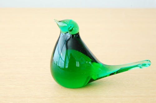 スウェーデンで見つけたガラスの小鳥オブジェ（グリーン） - 北欧