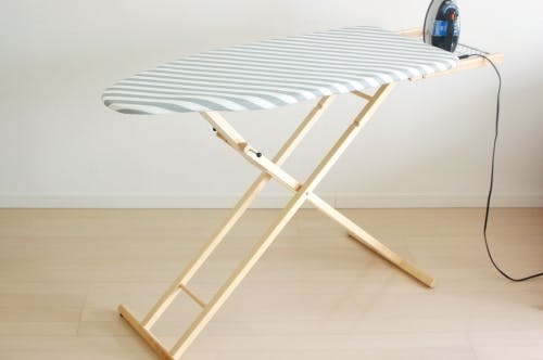 取扱い終了】イタリア/ARIS社/木製のアイロン台 - 北欧、暮らしの道具店