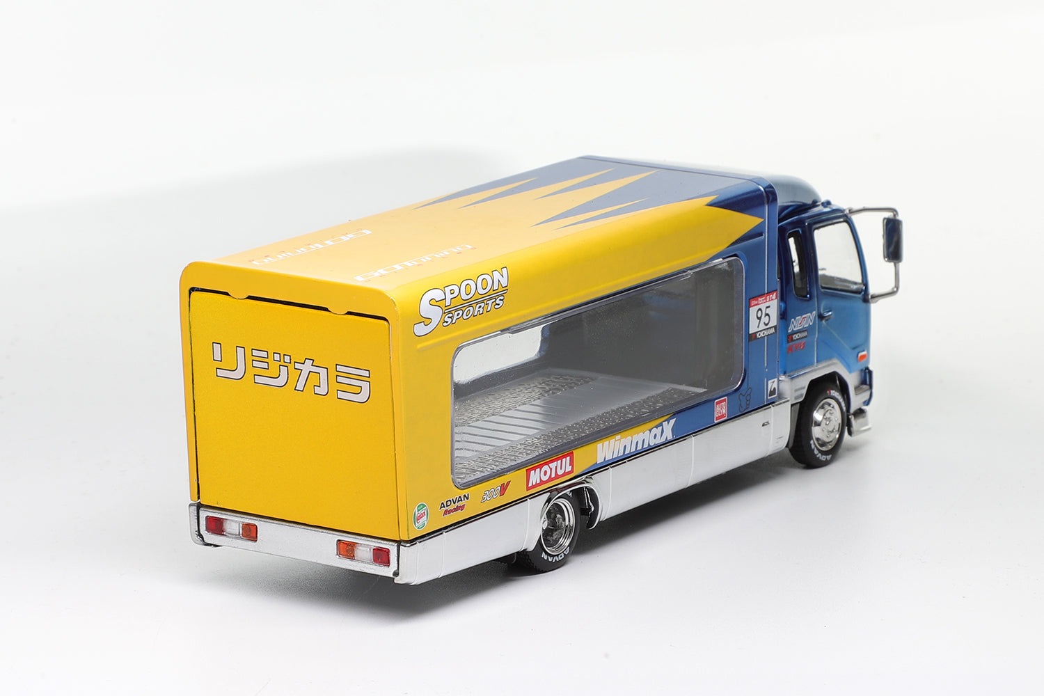 Shadow Pro 1:64 Mitsubishi Fuso Fighter(1024) 2017 -SPOON CHROME