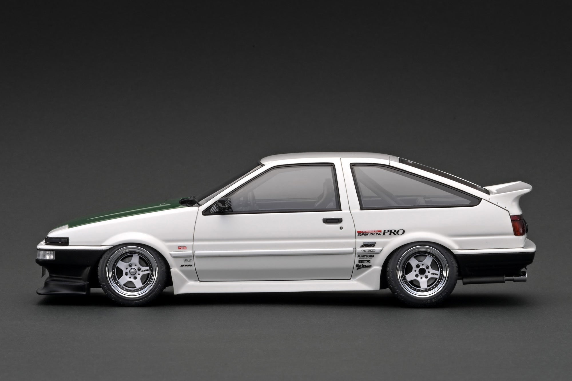 Ignition Model 1:18 Toyota Sprinter Trueno (AE86) 3Door TK-Street