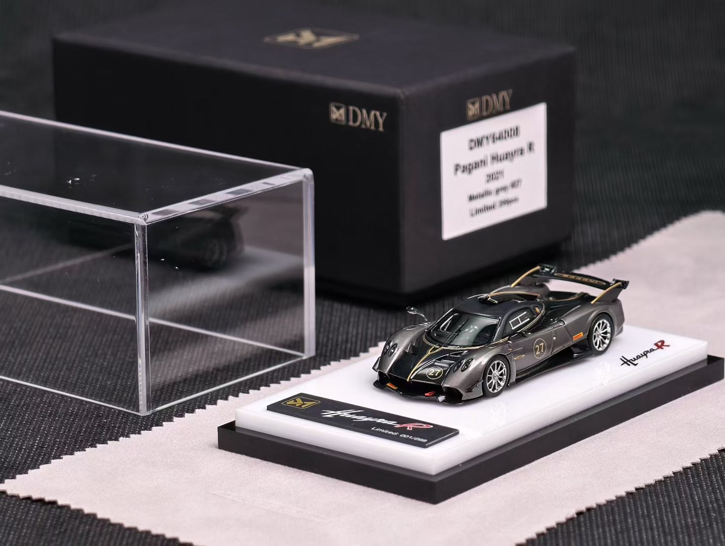DMY 1:64 Pagani Huayra R (2 Colours) DMY64007/DMY64008 – Horizon
