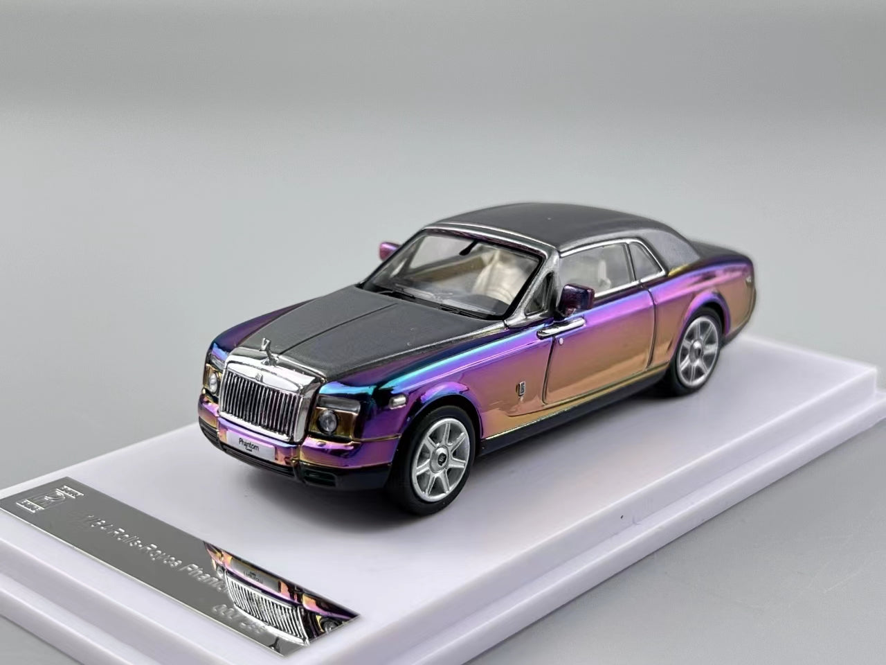 DCM 1:64 Rolls-Royce Phantom (4 Colours) – Horizon Diecast