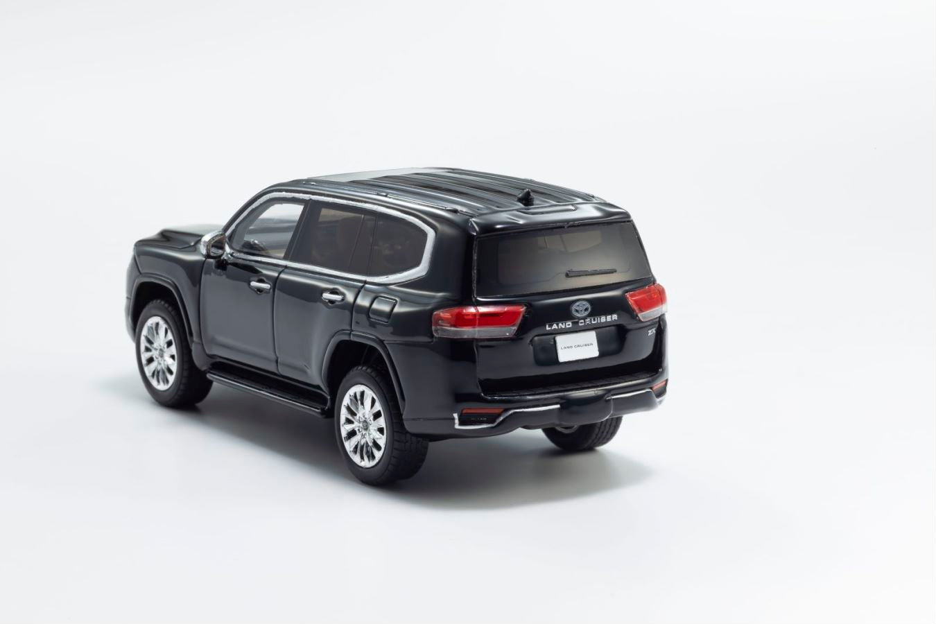 Kyosho 1:43 Toyota Land Cruiser ZX Black – Horizon Diecast