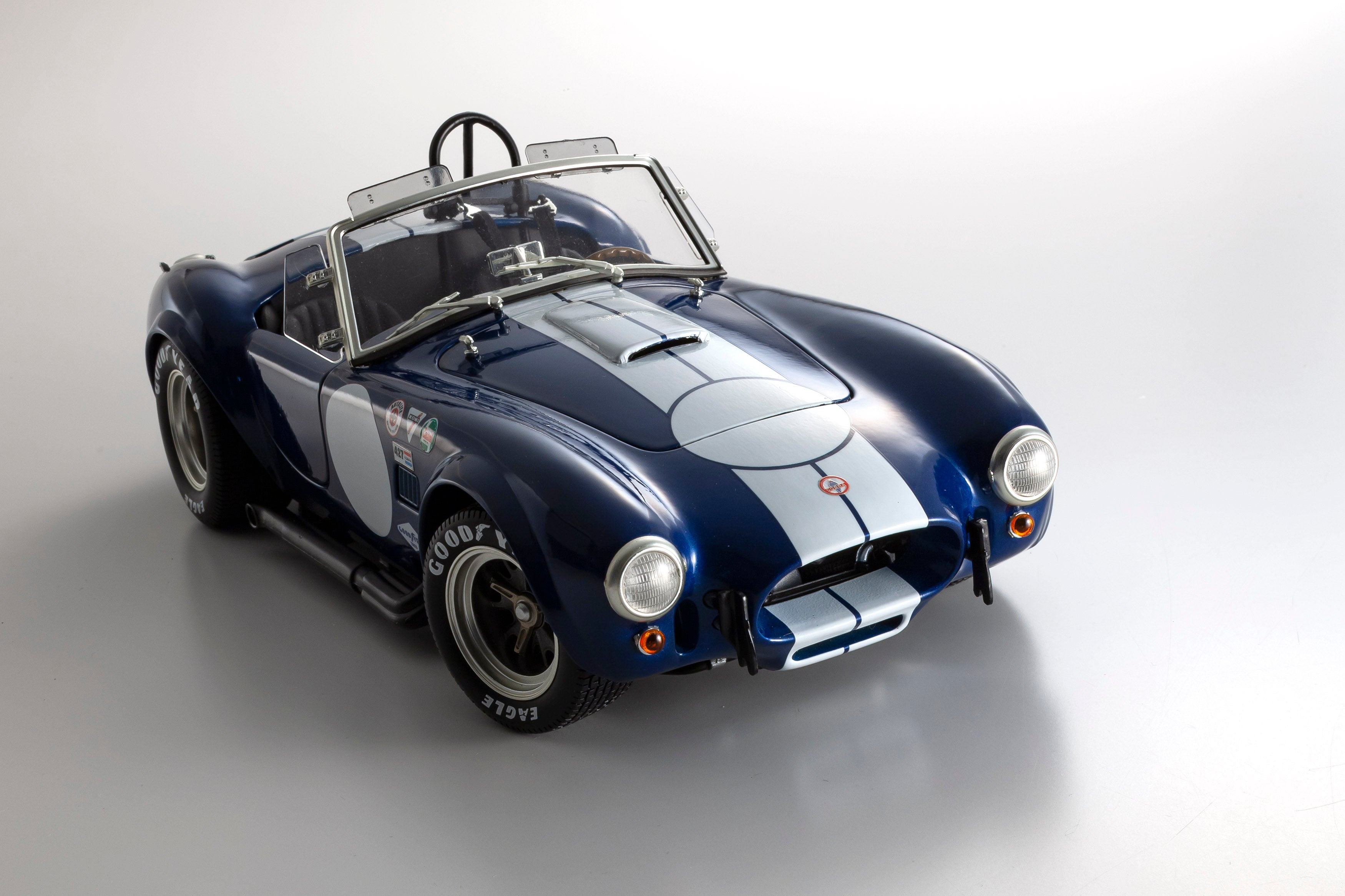 Preorder] Kyosho 1:18 Shelby Cobra 427S/C -Blue/White- 08048BLMW