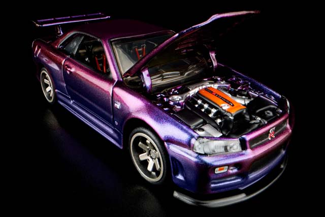 HWCにてRLC限定のNISSAN SKYLINE GT-R BNR34 （カメレオンカラー）発売