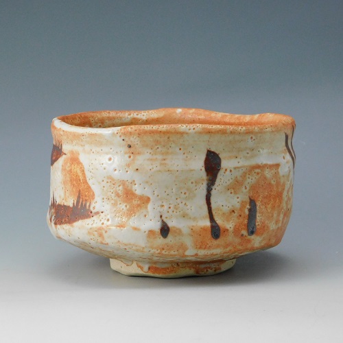 L111 青と白の鳳凰紋を刻んだ笠碗の アンティーク 商品案内