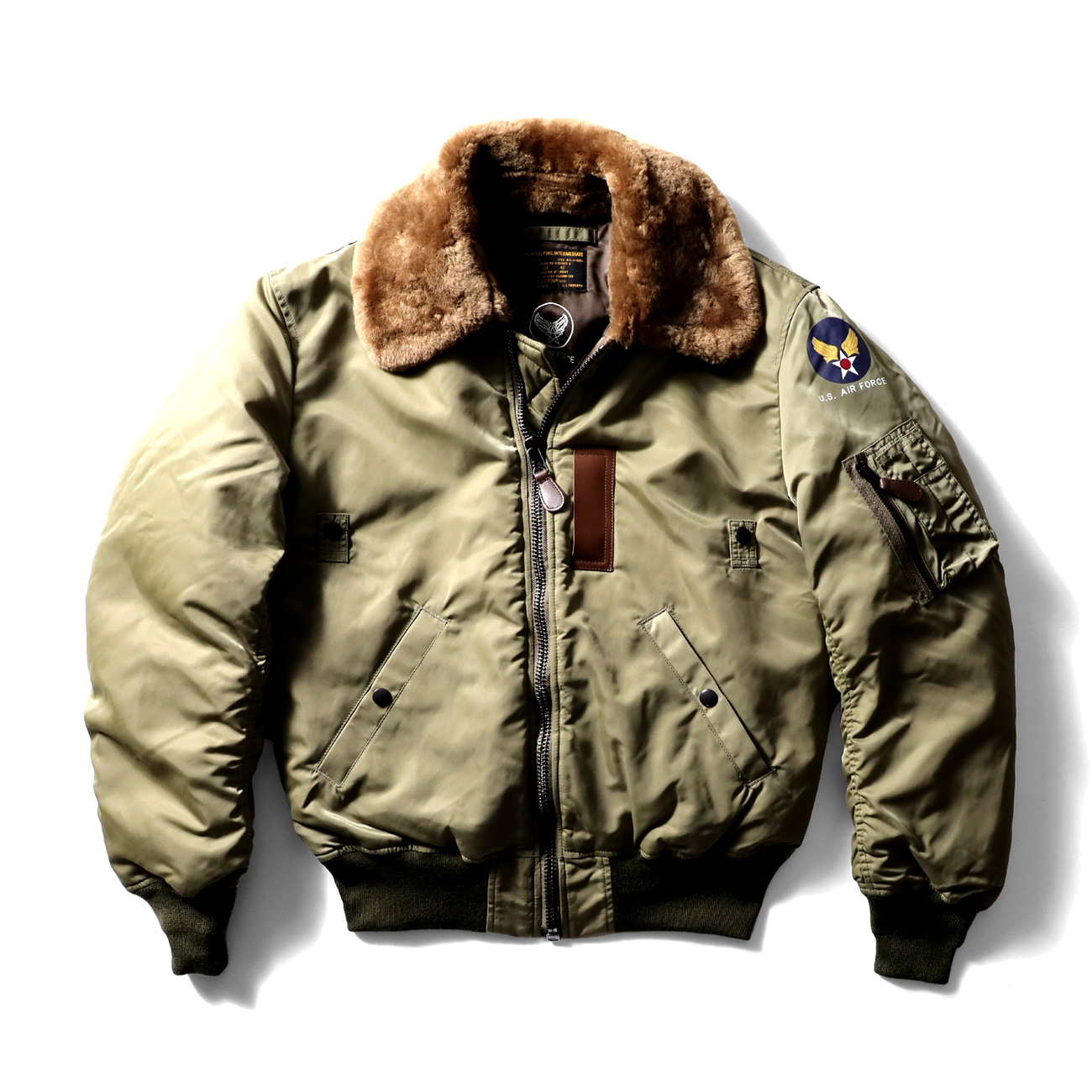 アメリカ軍初のナイロン製フライトジャケットとして名高い『B-15B