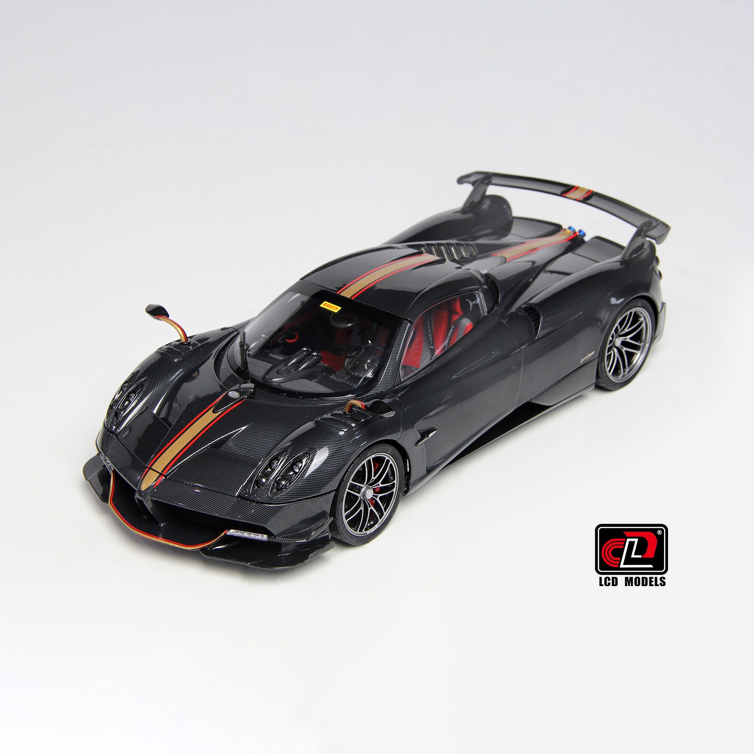 LCD18008 1:18 PAGANI HUAYRA ROADSTER BC 