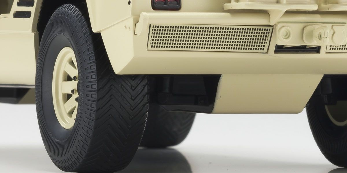 1/18 ランボルギーニ チーター (カーキ) | 鉄道模型・プラモデル