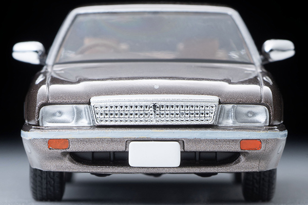 1/64 日産 セドリック シーマ TYPE-II リミテッド（茶）88年式