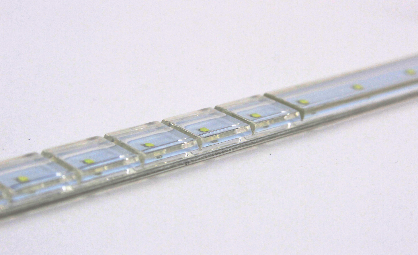 TORM. TL-N002 LED室内灯 幅狭タイプ・白色 10本 鉄道模型 | 鉄道模型