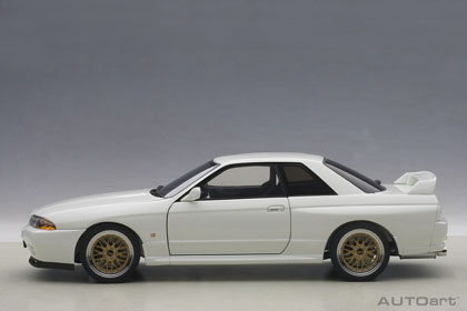 1/18 日産 スカイライン GT-R (R32) V-Spec II 新劇場版 頭文字D -闘走