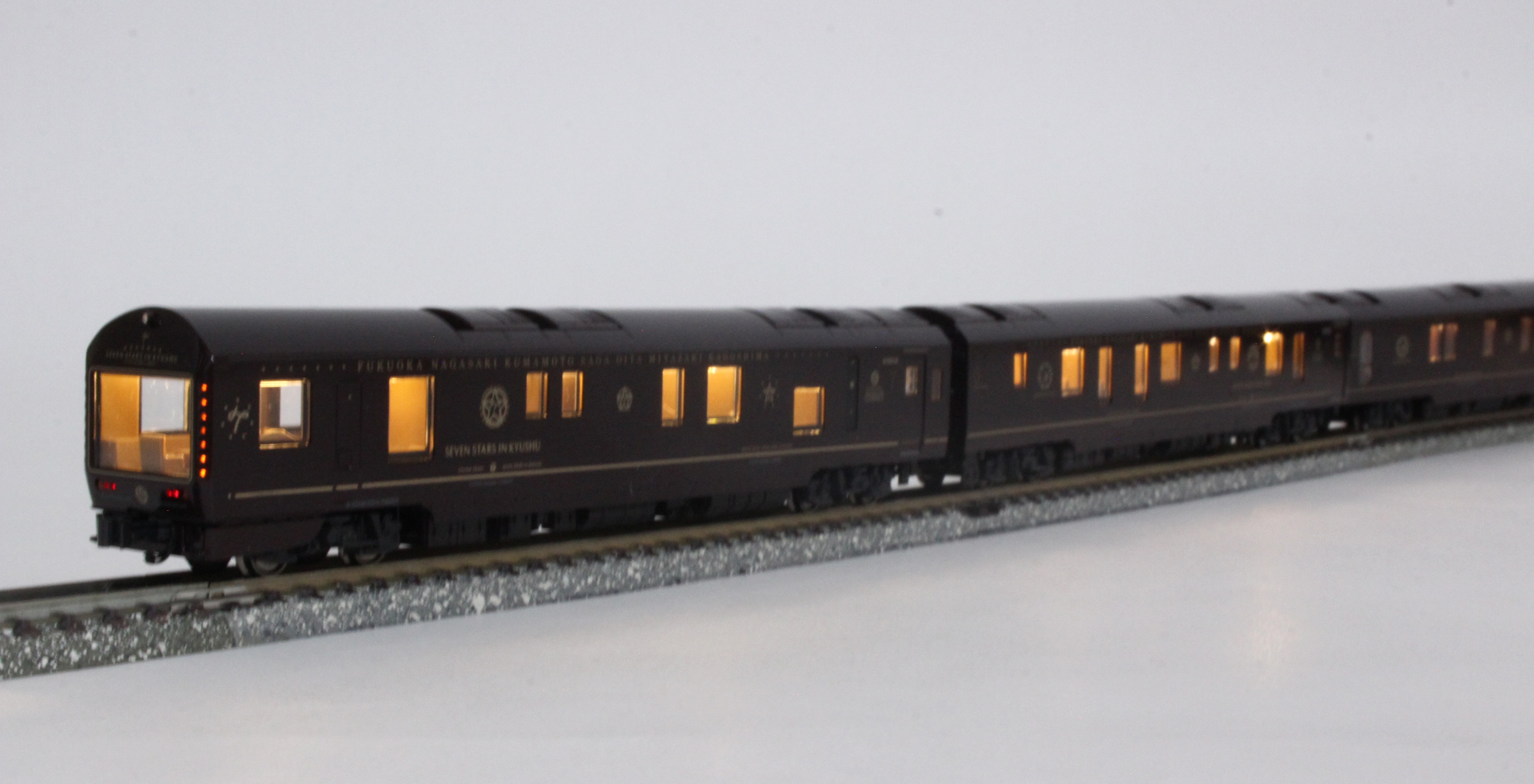 KATO 【室内灯取付済】クルーズトレイン ななつ星 in 九州 8両セット N