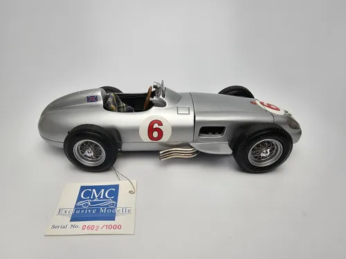 Miniatura Mercedes-benz W196 Flecha De Prata #6 1:18 Cmc Prateado