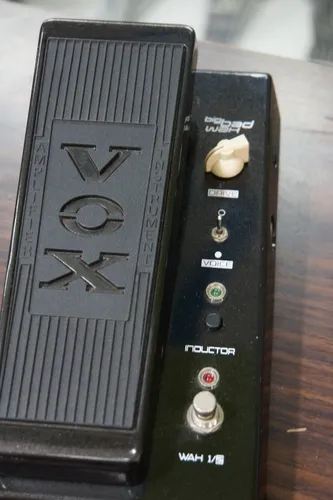 Pedal Vox Wah Wah Big Bad Wah Joe Satriani Preto | MercadoLivre