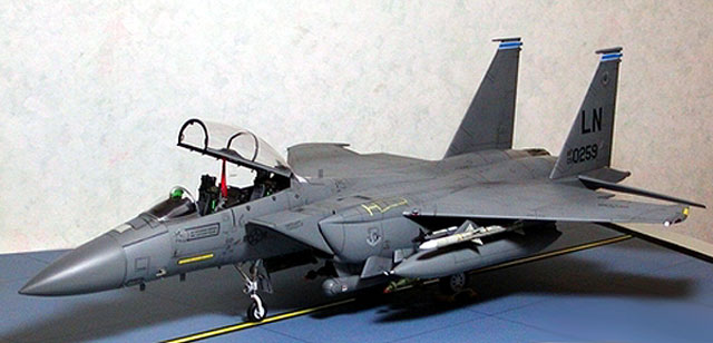 F-15E Strike Eagle by Douglas Chan (Tamiya 1/32)