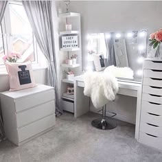 11 件の「ikea malm dressing table」や「インテリア」のアイデアを