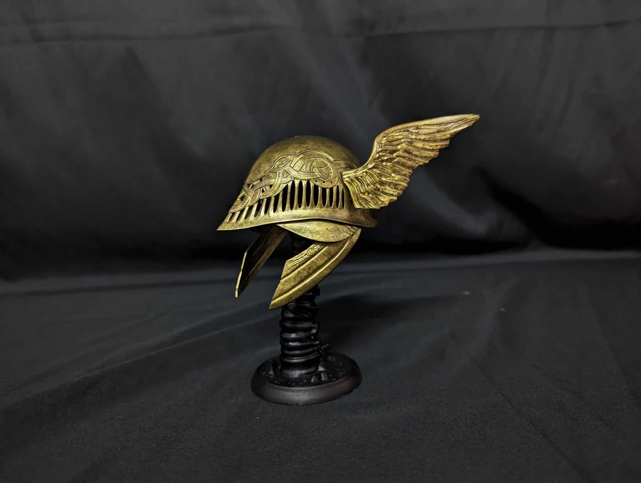 エルデンリングでマレニアのヘルメットのレプリカを作ったんだ : r