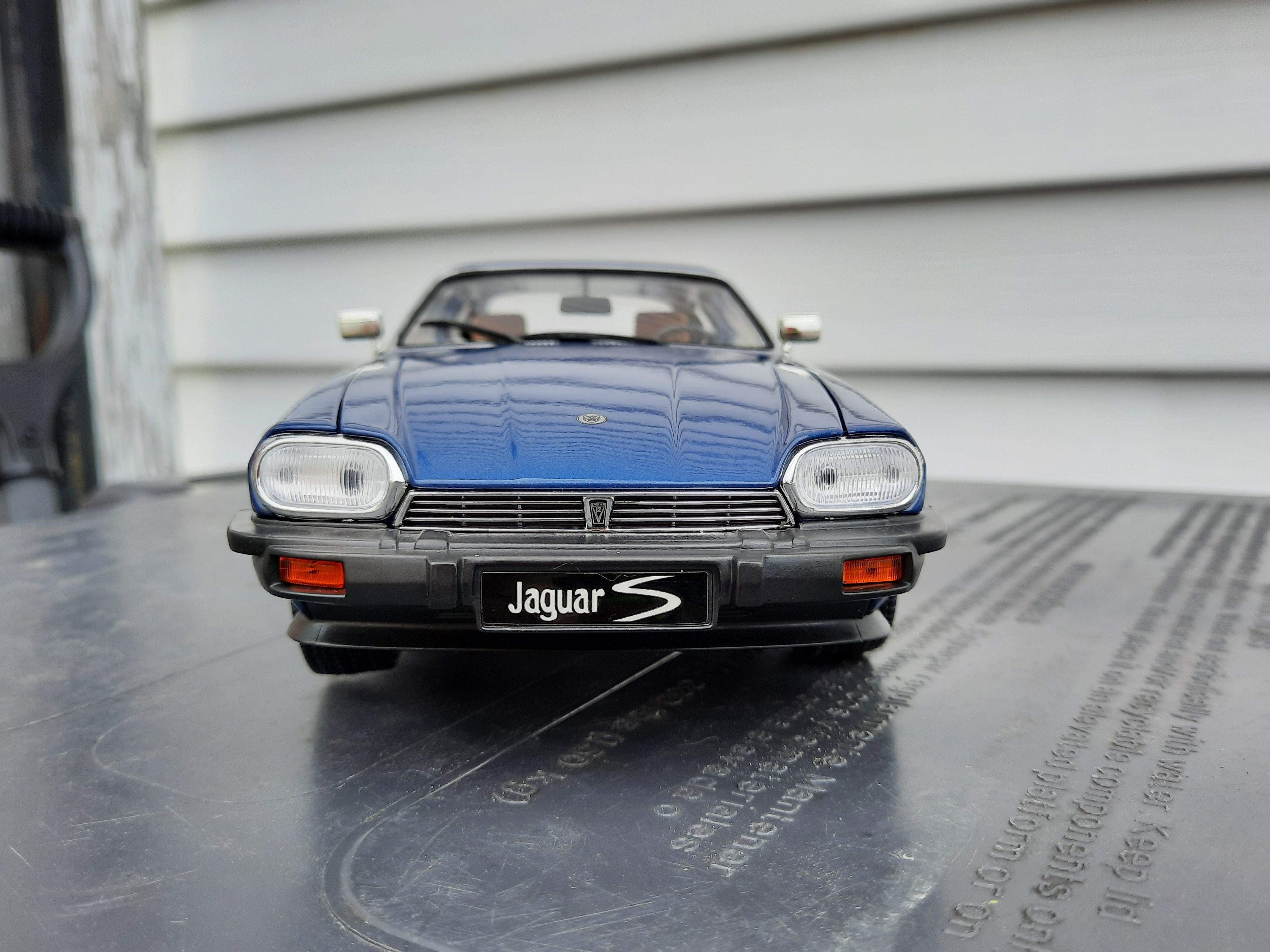 A parcel showed up today with a few 1:18's and this may be my