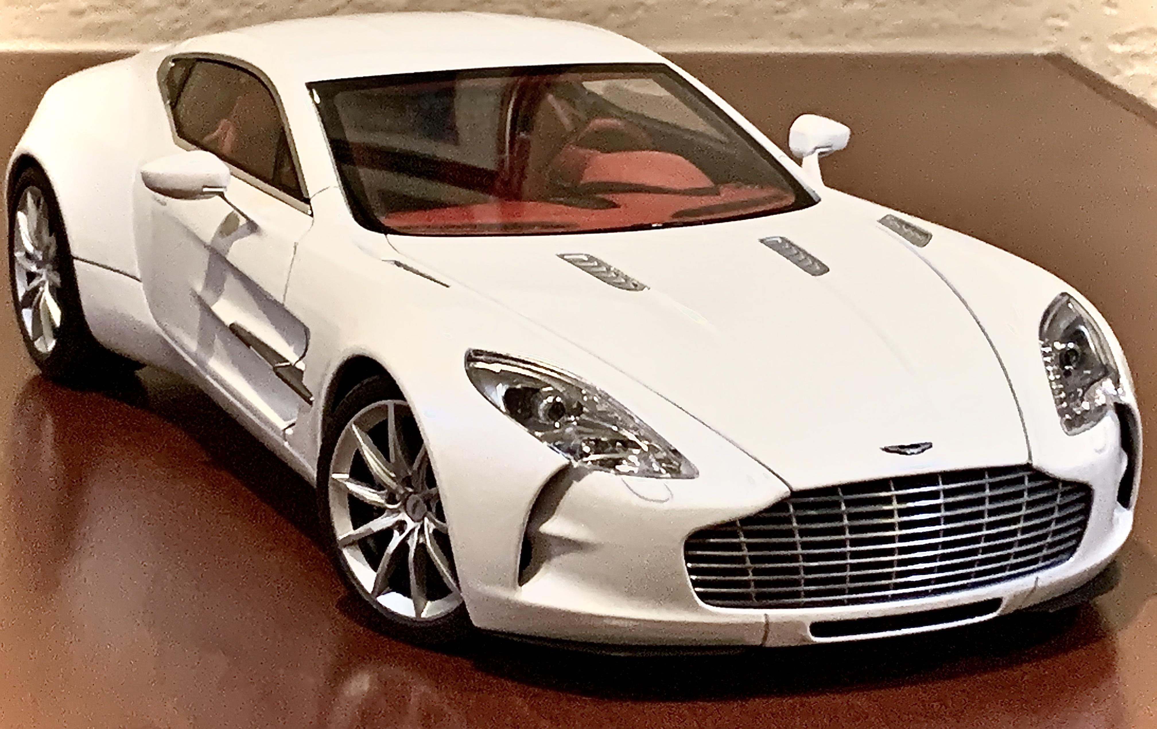 AUTOart] Aston Martin ONE-77 (White/Red interior) Diecast [1:18