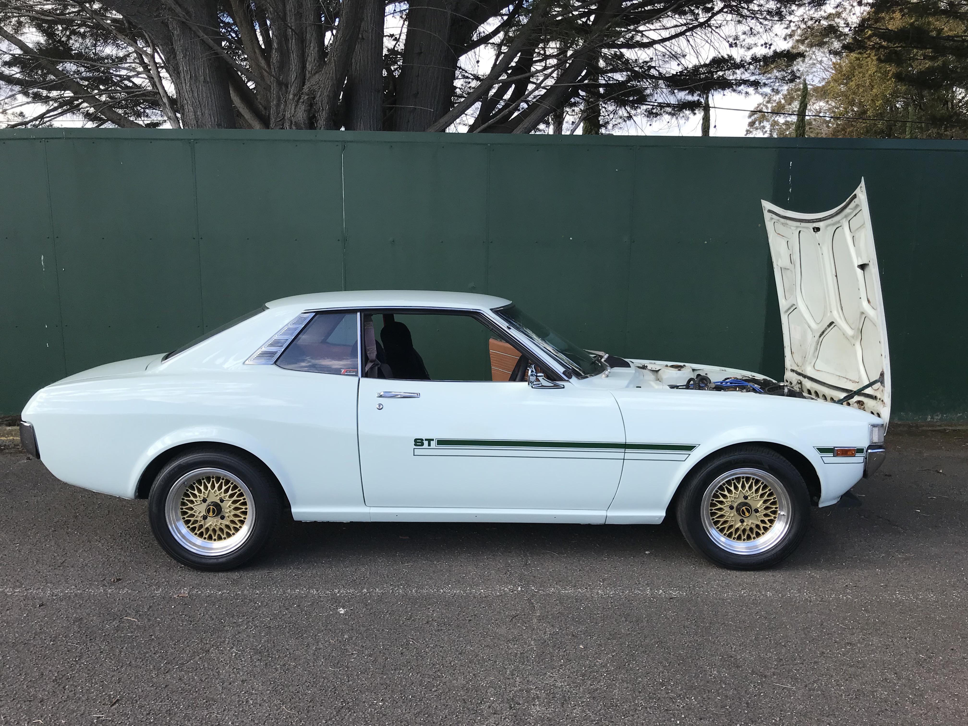 1976年式のトヨタセリカRA23、18ヶ月くらい乗ってるんだけど、いつも