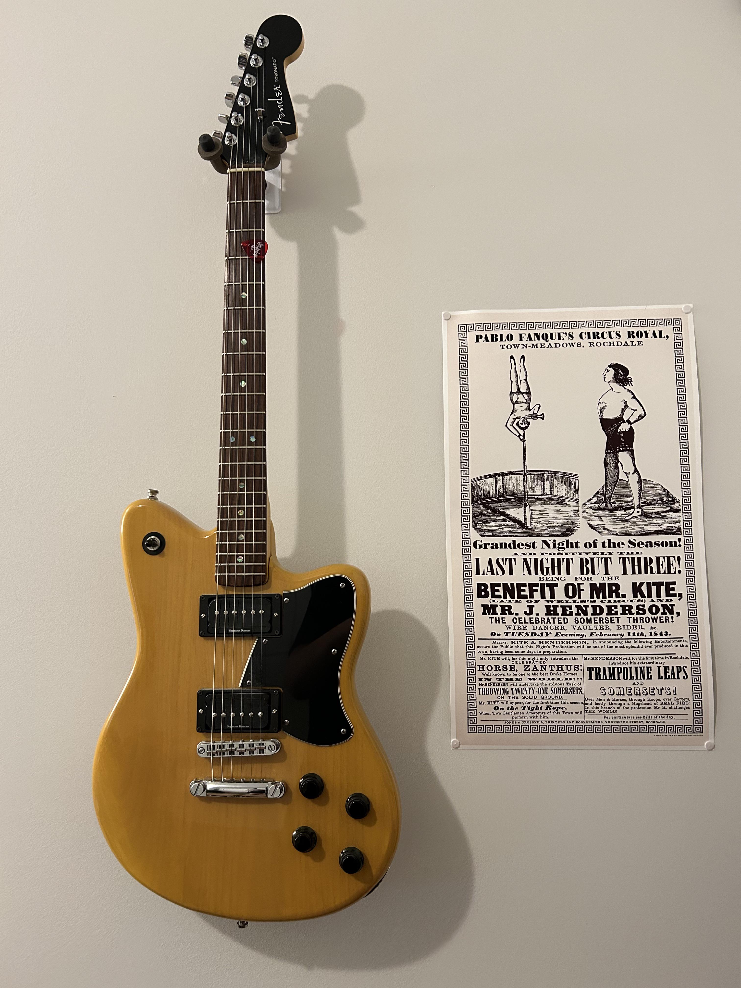 Here's one you don't see every day (rare guitar) : r/fender