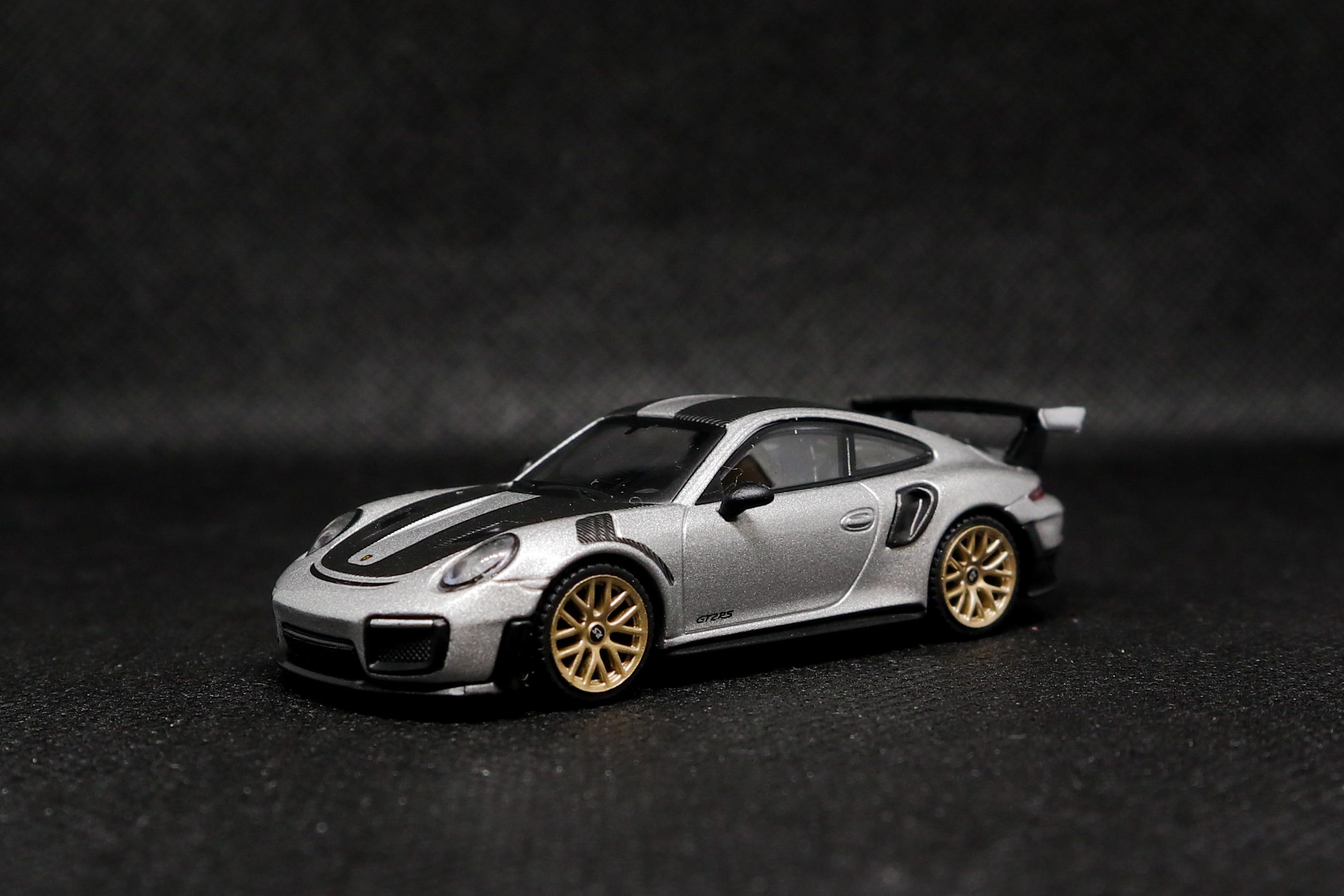 Porsche 911 GT2 RS by Mini GT : r/HotWheels