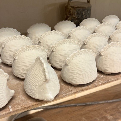 生誕15周年記念、 金のはりねずみ。