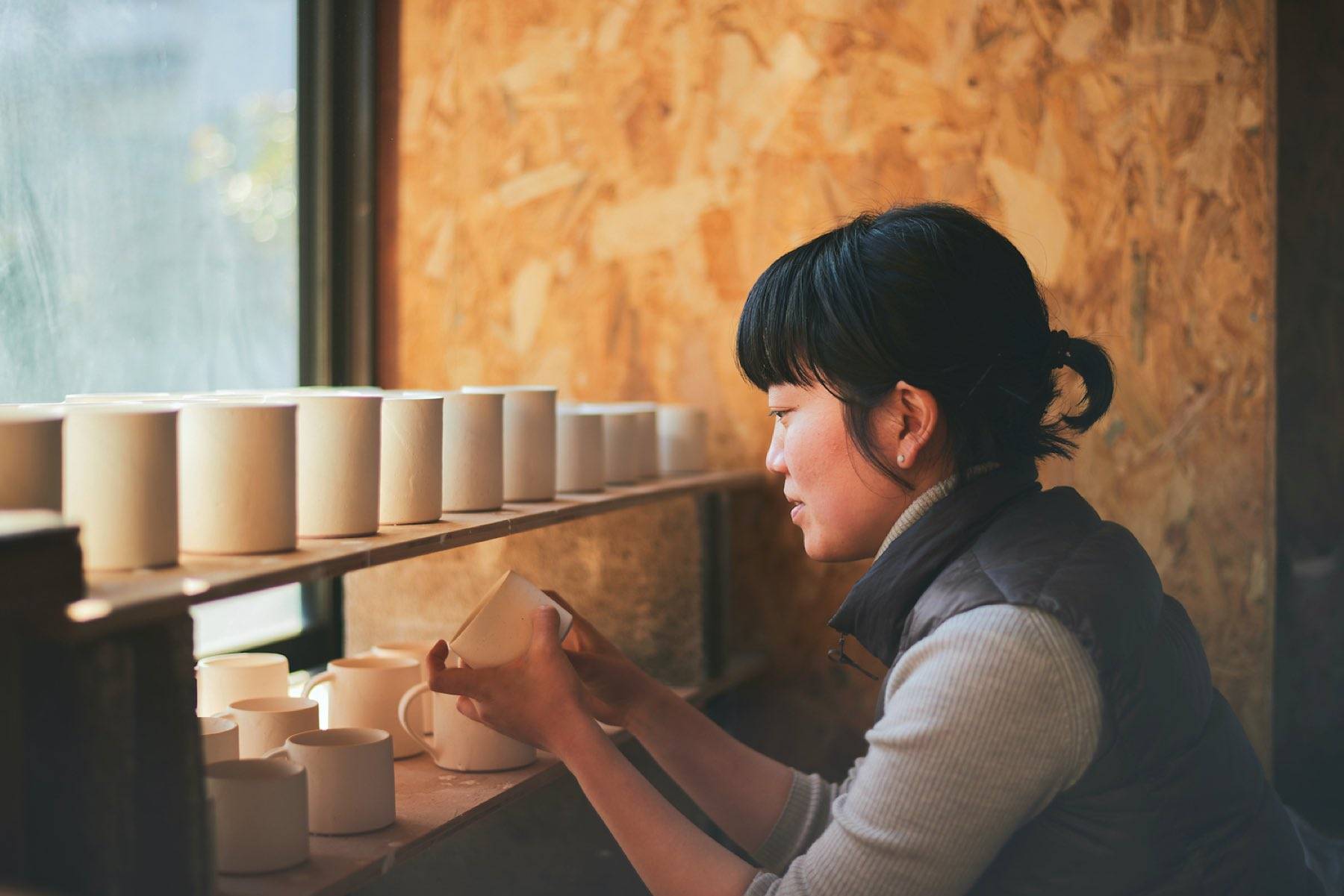 塚崎愛さんのアトリエを訪ねて – Orné de Feuilles