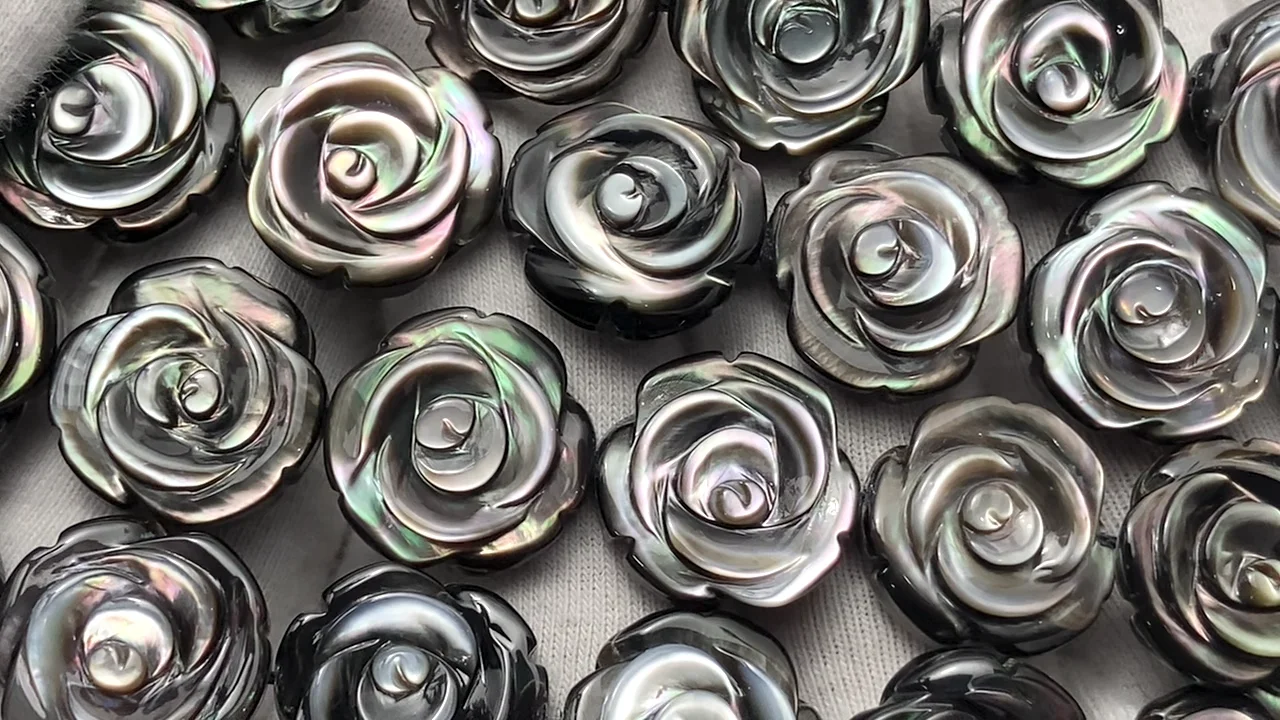 ブラックシェル（黒蝶貝） 薔薇彫刻（両面仕上げ）15×15×5mm 1連（約