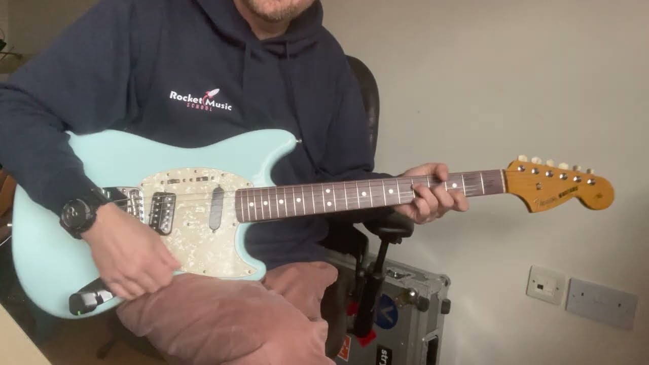 Fender Mustang Crafted in Japan electric guitar MG65 Sonic Blue