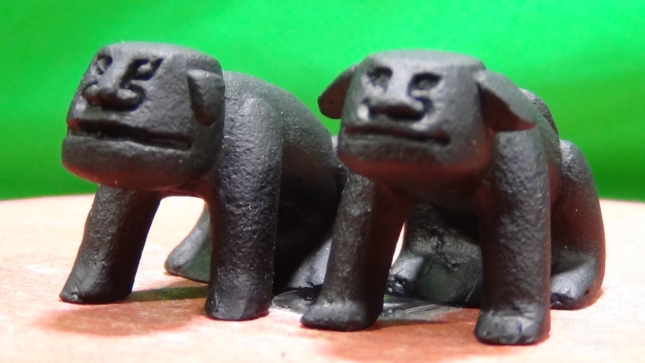 味のある顔とフォルム 南部鉄器の小さい狛犬 - YouTube