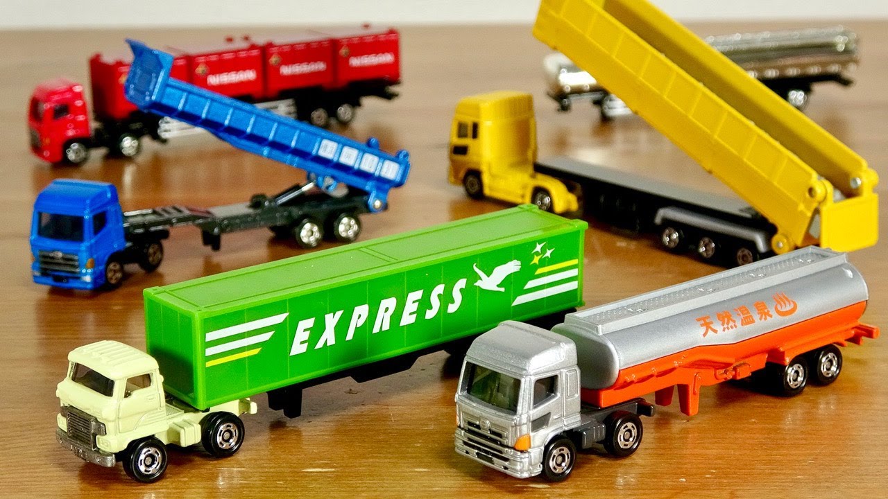 Enjoy the fun of connecting! ☆ Tomica Gift Set of Working