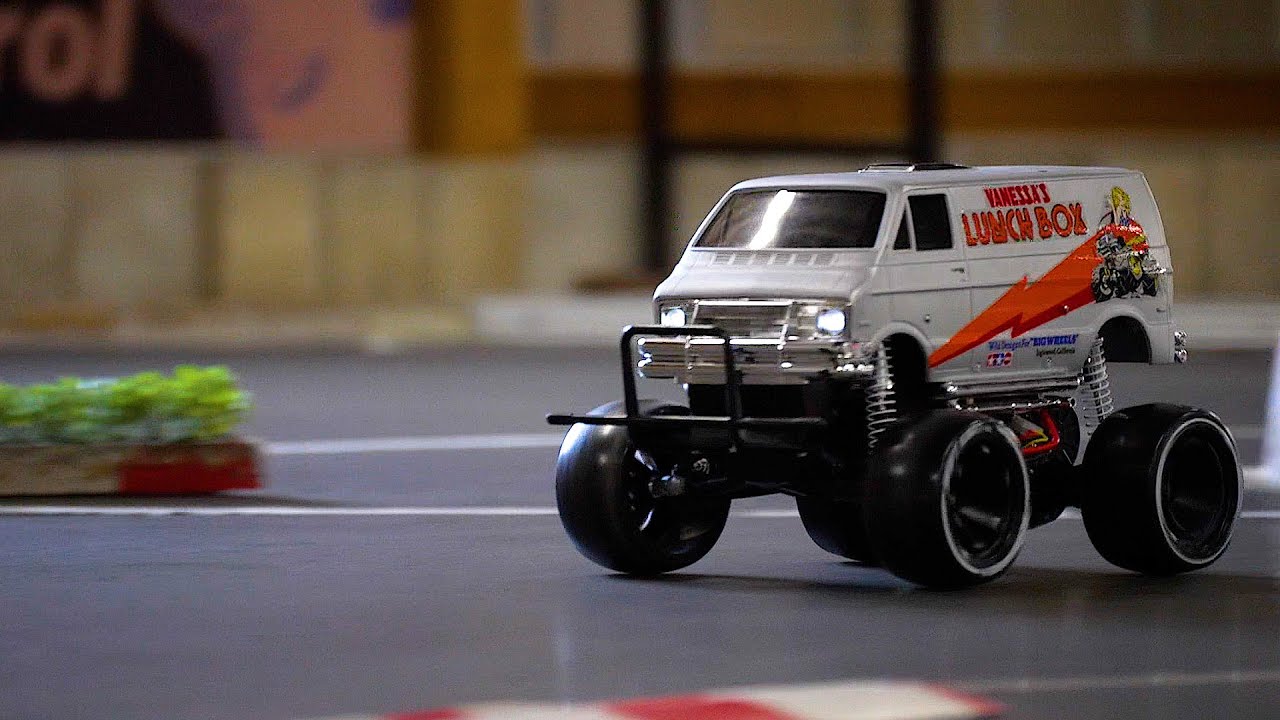 Amazing TAMIYA LUNCHBOX DRIFT with a little modification! - YouTube