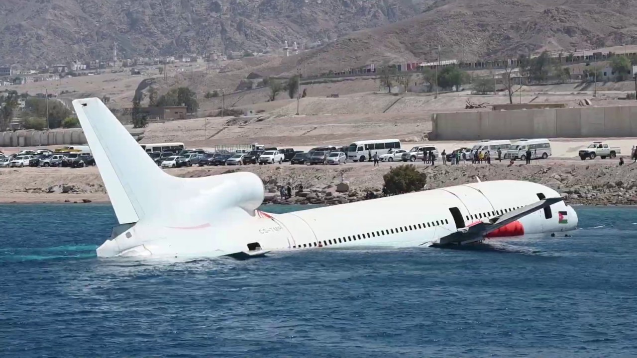 Sinking of Lockheed TriStar in Jordan - YouTube