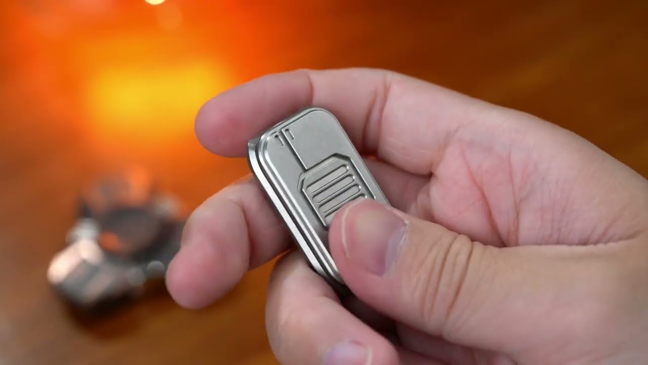 スライド＆回転！ 一度遊んだらクセになる！「シールド」を模した新