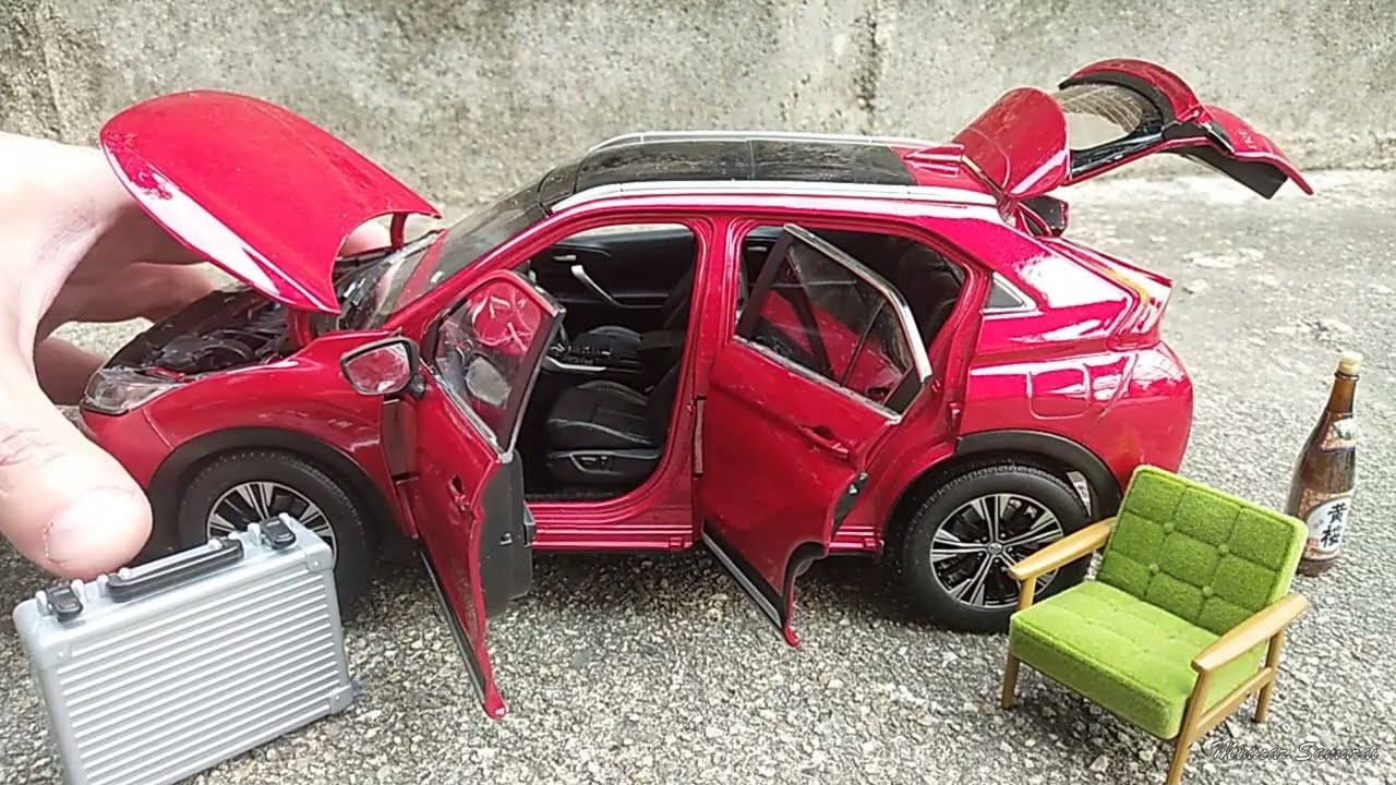 Unboxing of Mitsubishi Eclipse Cross 2018 1:18 Scale Diecast Model